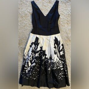 ANNE KLEIN pleated black ivory sleeveless mid calf midi dress 2